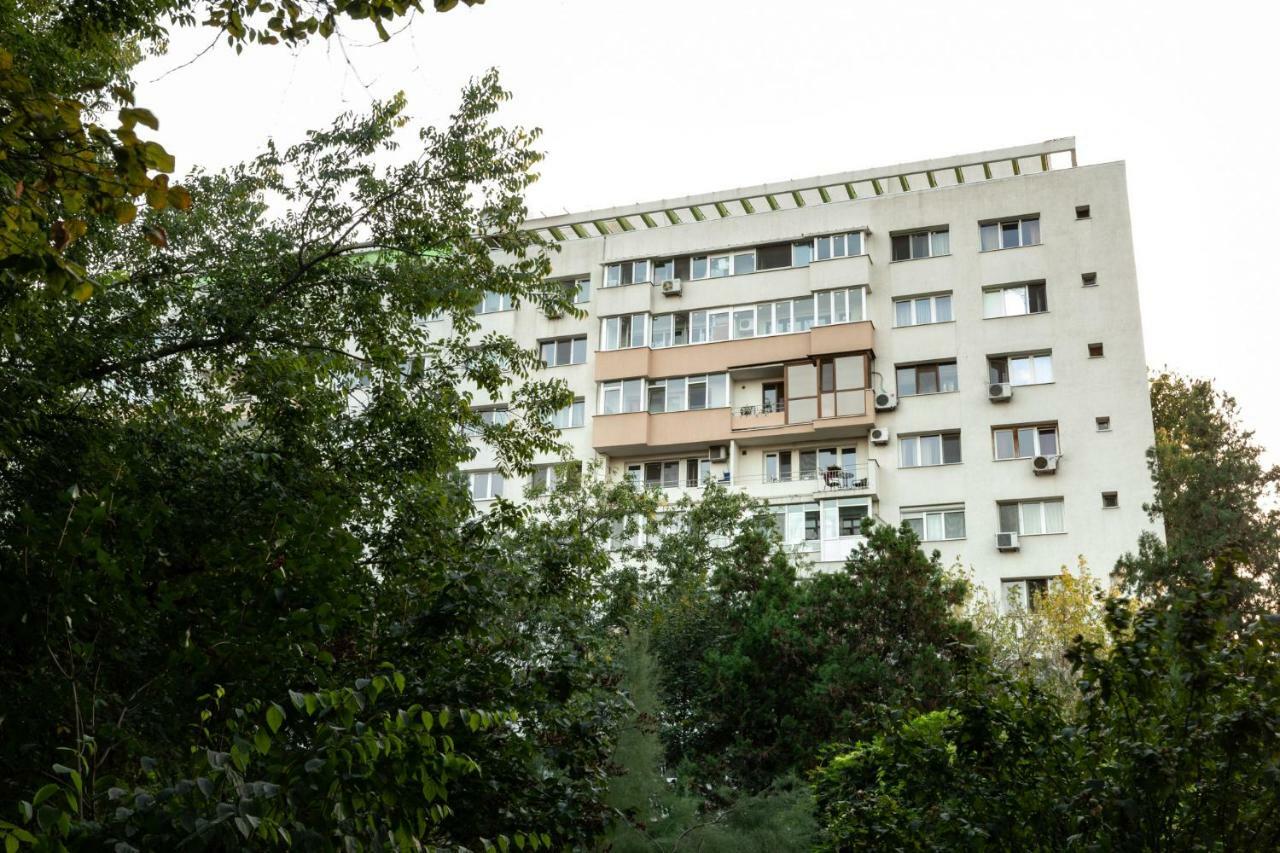 Ferienwohnung Qult - Up In The Sky Bukarest Exterior foto