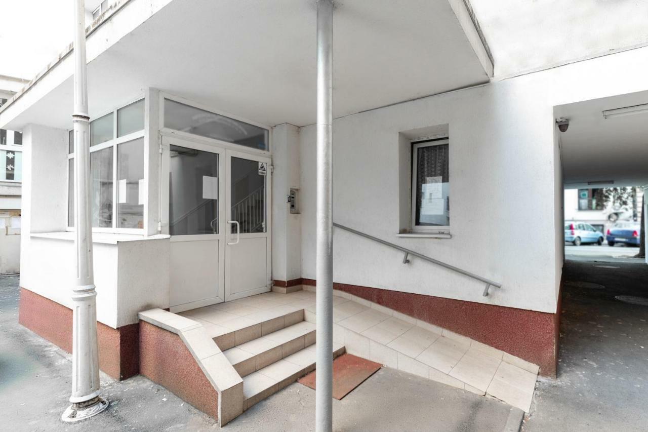 Ferienwohnung Qult - Up In The Sky Bukarest Exterior foto